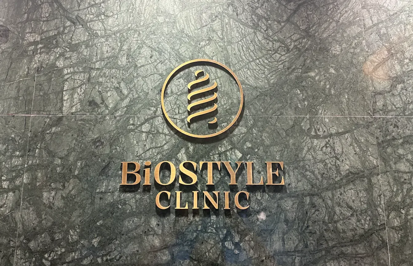BiOSTYLE CLINIC ロゴサイン