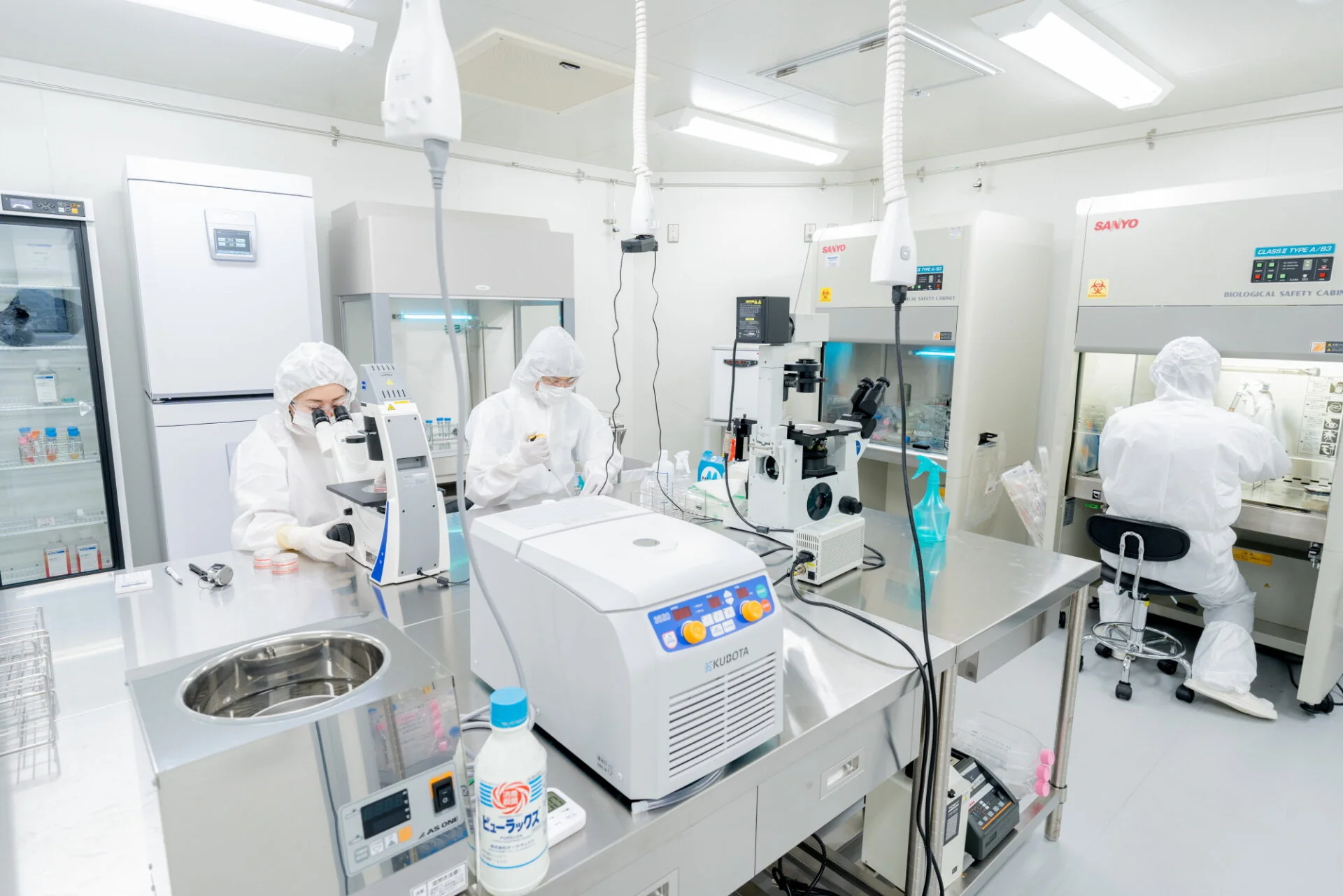クリニック併設の細胞培養加工施設（クリーンルーム）